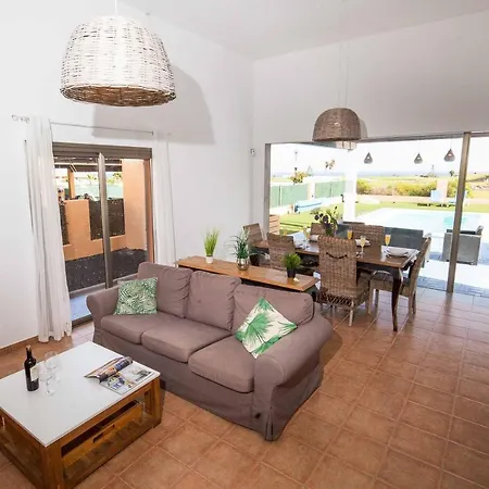 Zoad Villa Antigua